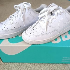 Nike Low Court Sneakers